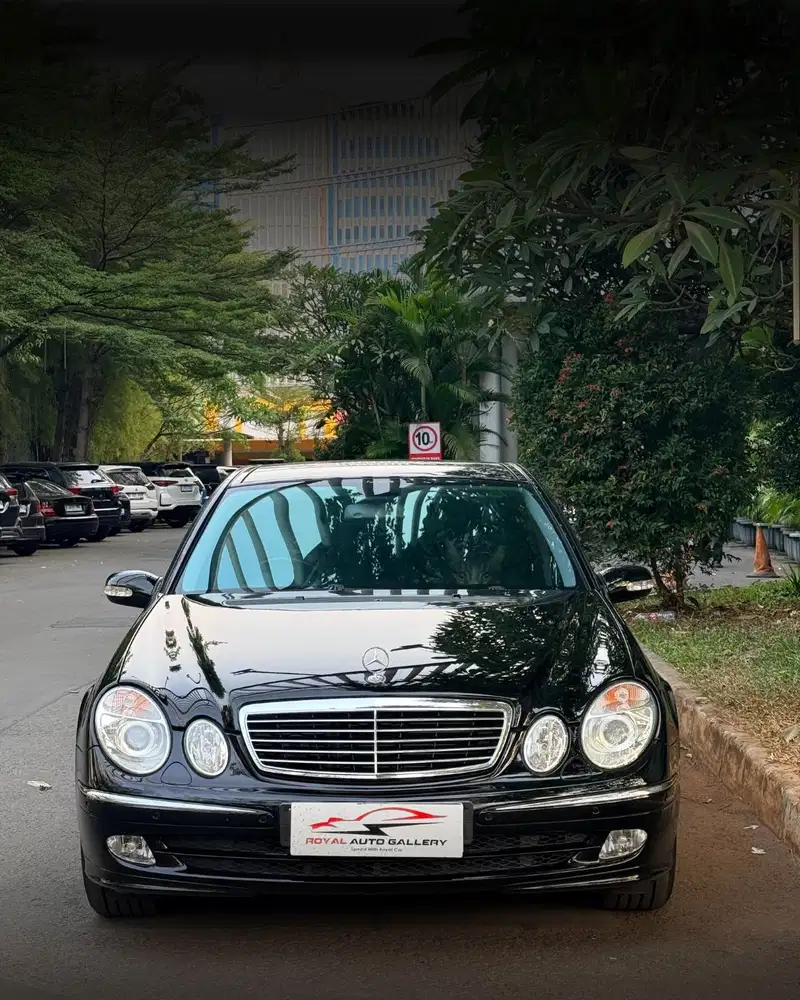 Mercedes Benz E240 Avantgarde FULLSPECS 2004