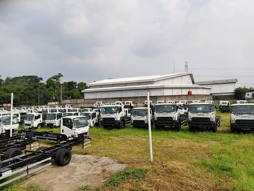 Isuzu Elf 2023 Diesel