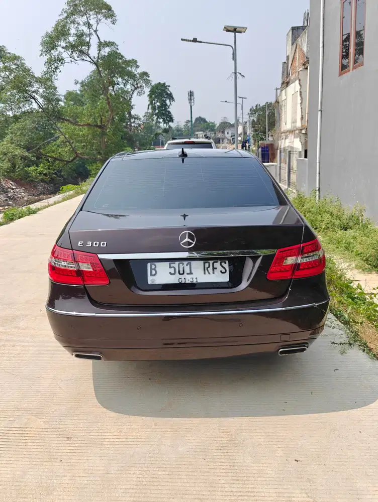 Mercedes-Benz E300 2012 Bensin