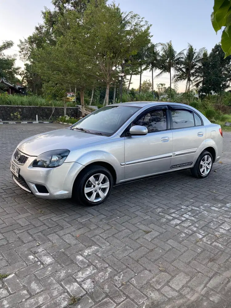 Kia Rio 2011 Bensin