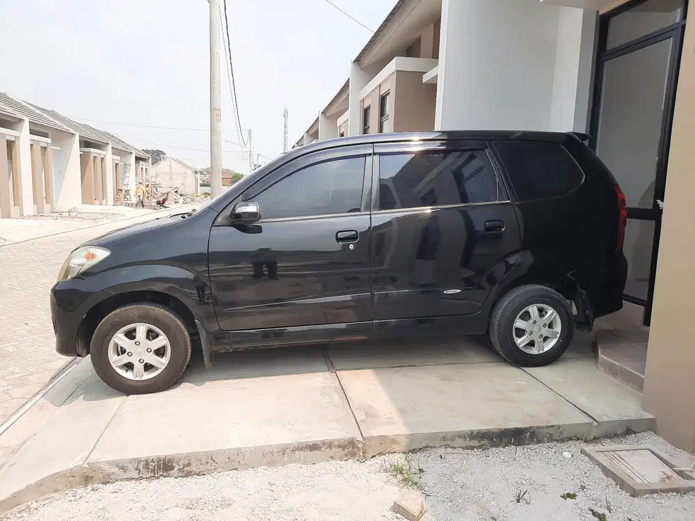 Daihatsu Xenia 2010 Bensin