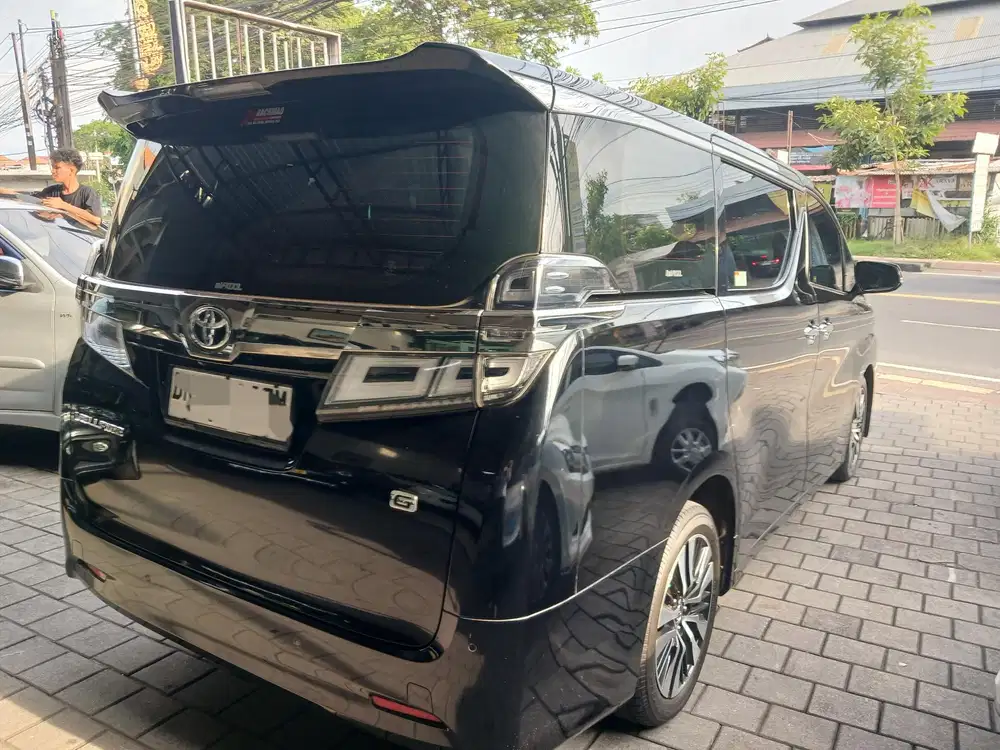 Toyota Vellfire G 2019 Hitam A/T 2.5cc