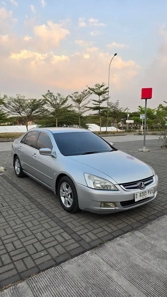 Honda Accord 2004 Bensin