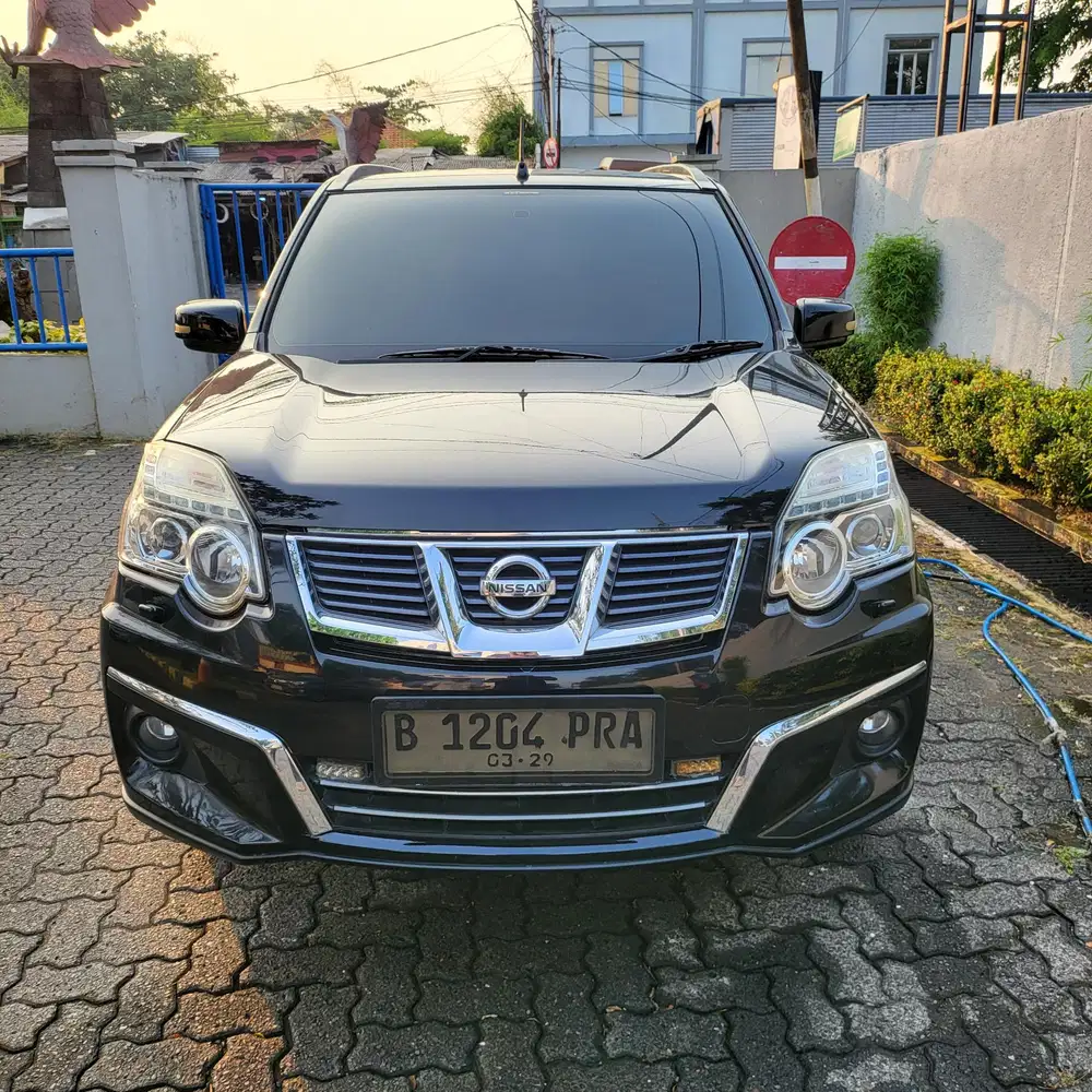 Nissan X-Trail 2014 Bensin 95 jt aja
