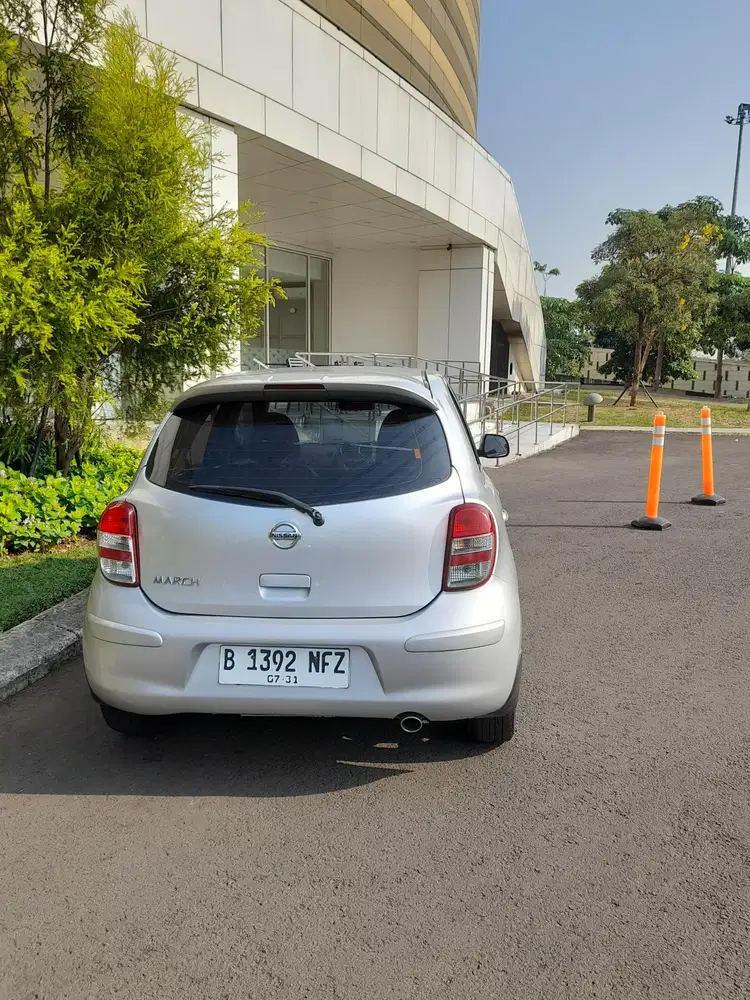 Nissan March 2011 Bensin