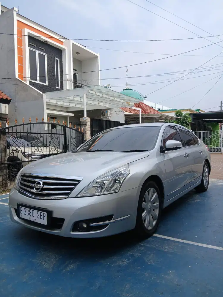 Nissan Teana 2010 Bensin