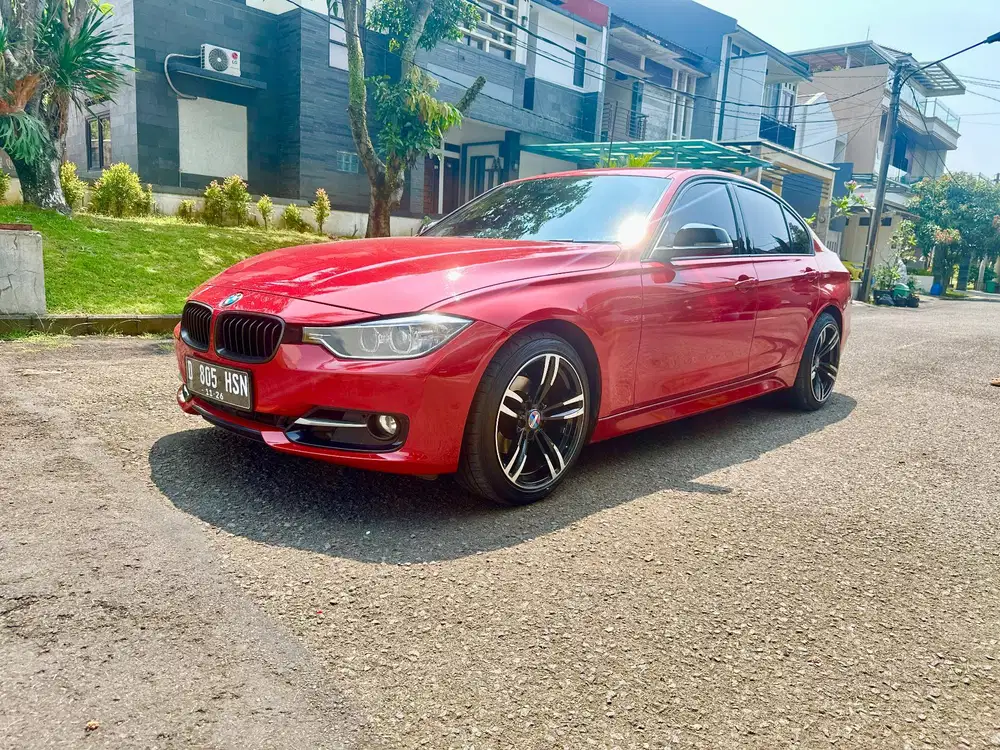 BMW 320i 2014 Bensin
