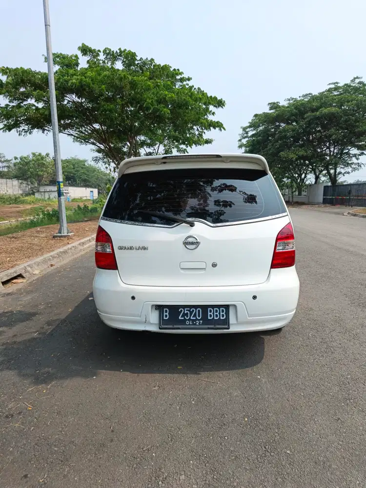 Nissan Livina 2012 Bensin