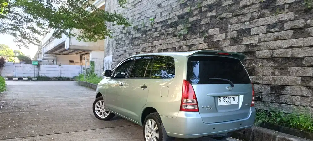 Toyota Kijang Innova 2005 bensin