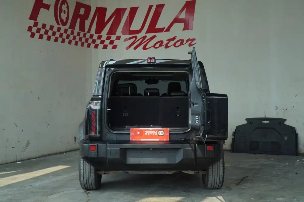 Chery J6 RWD EV 2025 Hitam