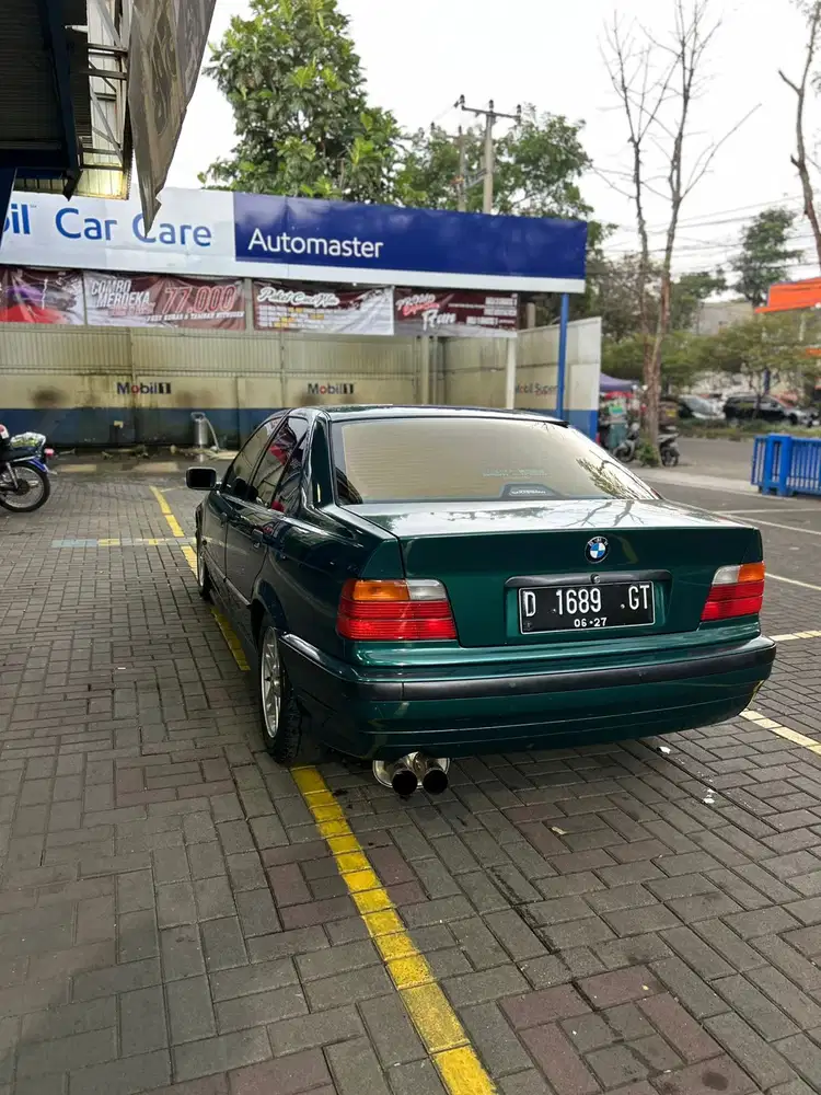 BMW 320i 1996 Bensin