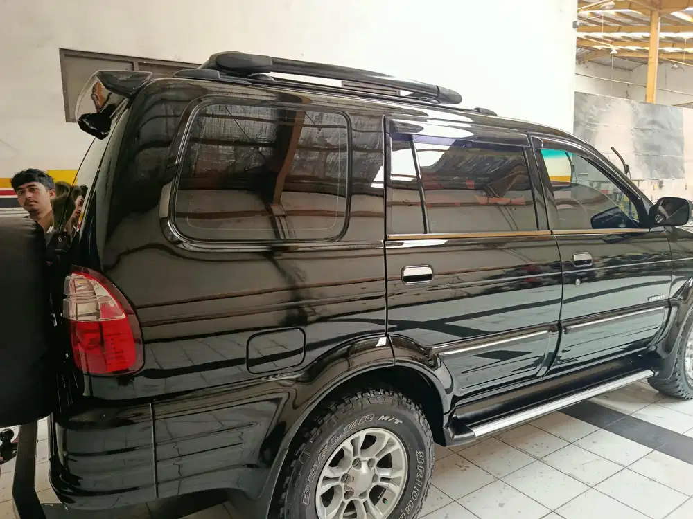 Isuzu Grand touring 2011 Diesel