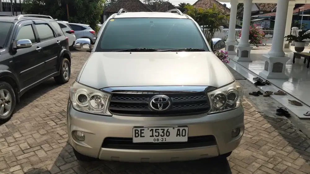 Toyota Fortuner 2011 G Diesel Matic