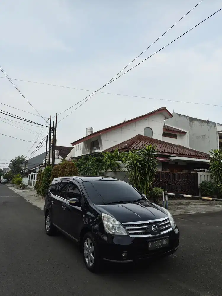 Nissan Grand livina 2011 Bensin