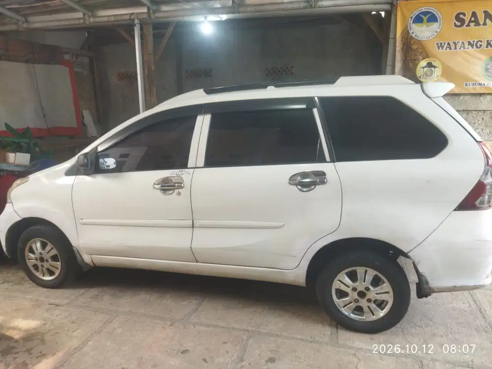 Daihatsu Xenia 2012 Bensin