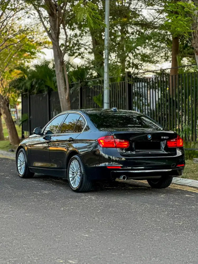 BMW 320i 2013 Bensin