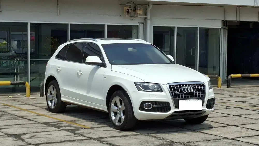 AUDI Q5 TFSI AT 2011 Bensin