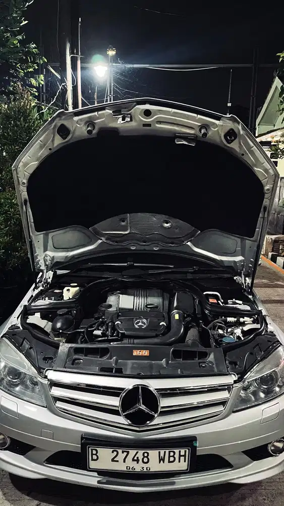 Mercedes-Benz C250 2010 Bensin
