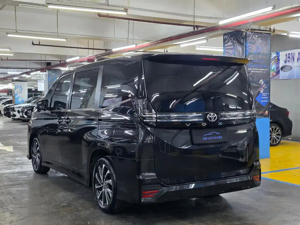 TOYOTA VOXY AT 2.0 2023 MATIC
