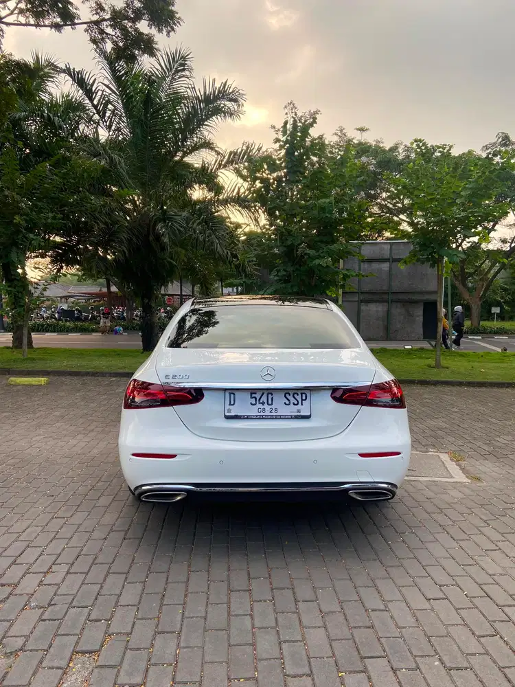 Mercedes-Benz E200 2023 Bensin