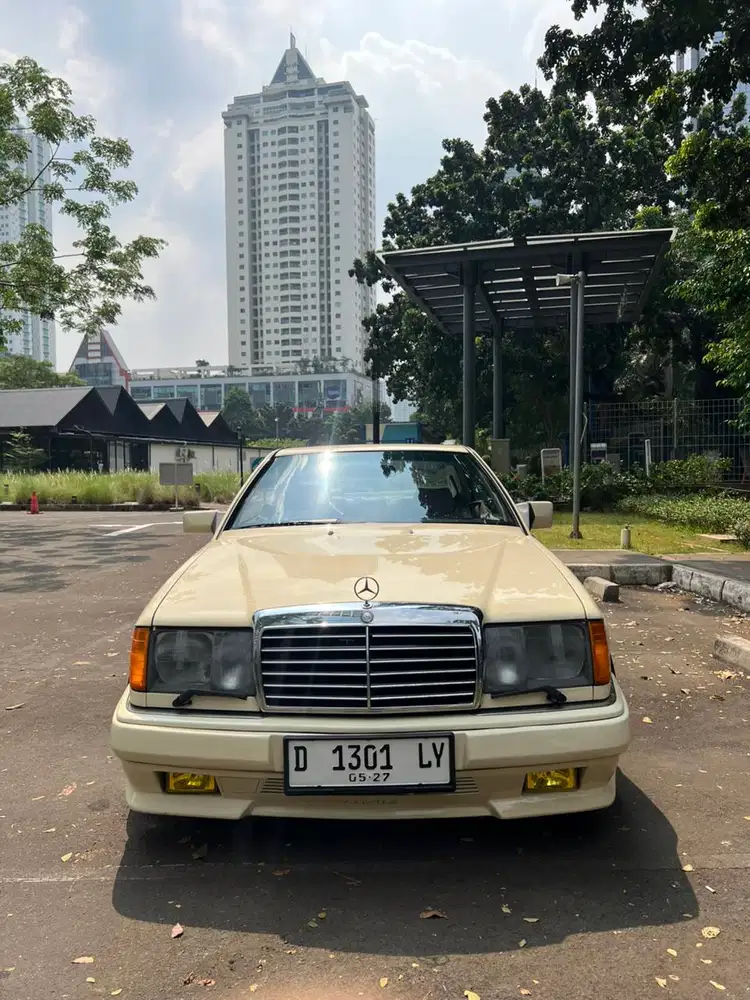 Mercedes-Benz E300 1989 Bensin