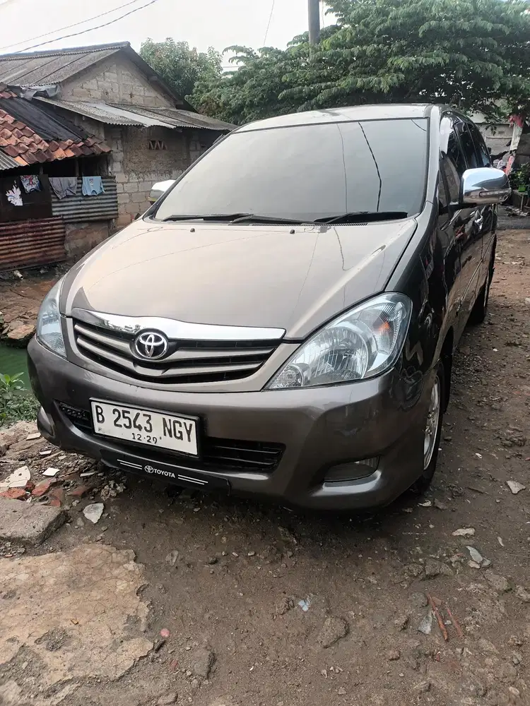 Toyota Kijang Innova 2009 Bensin
