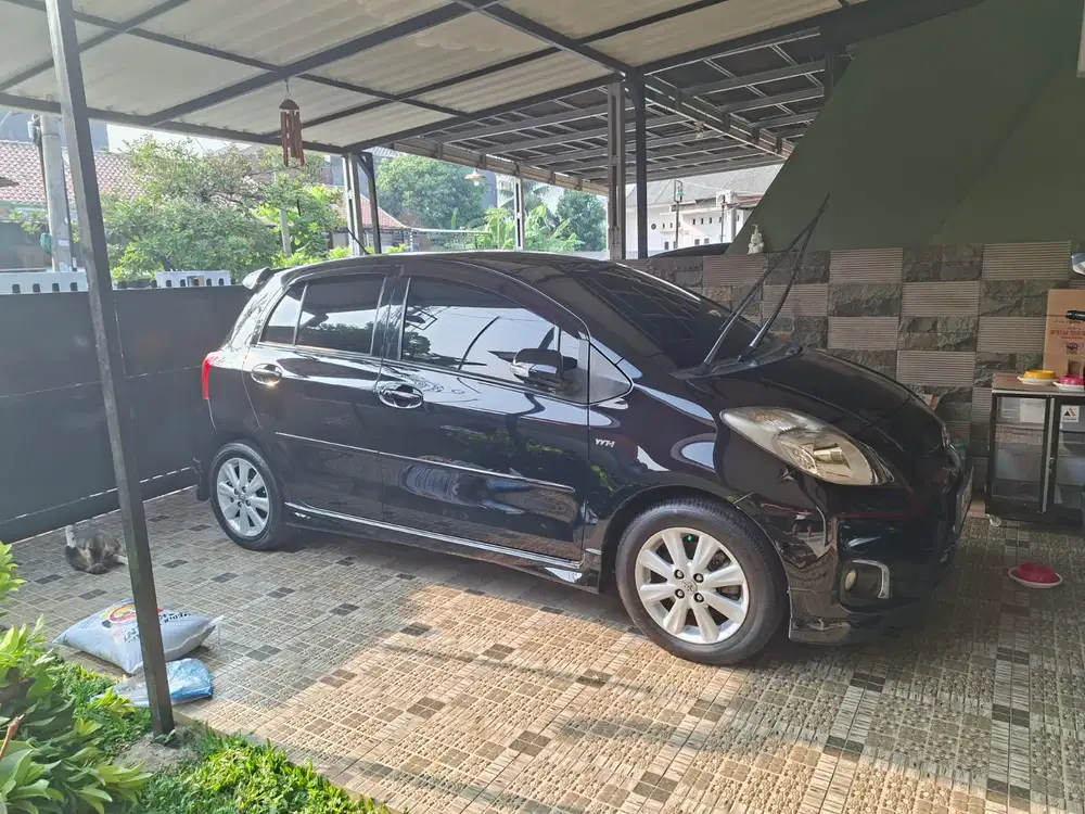Toyota Yaris 2012 Bensin