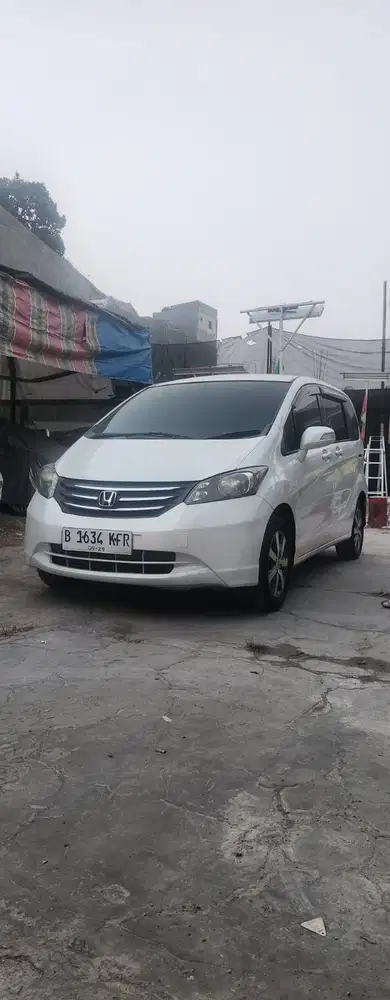 Honda Freed 2010 Bensin