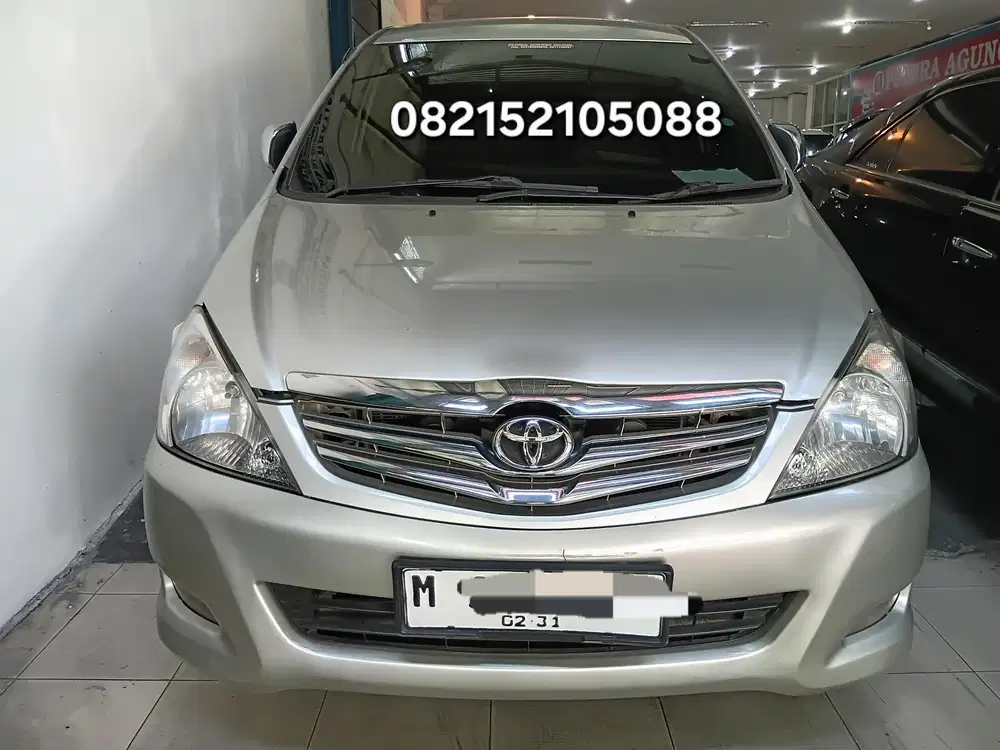 Toyota Kijang Innova 2.0 Manual Silver