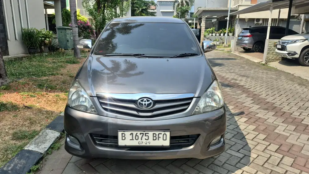 Toyota Kijang Innova 2009 Bensin