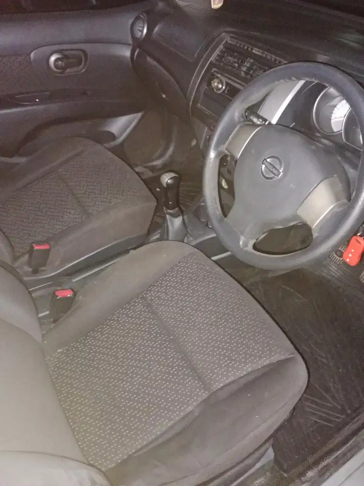 Nissan Grand livina 2012 Bensin
