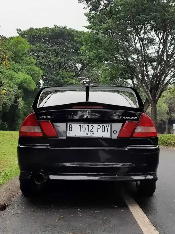 Mitsubishi Lancer 2000 Bensin
