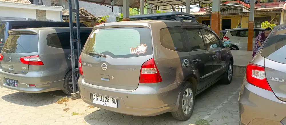 Nissan Grand livina 2010 Bensin
