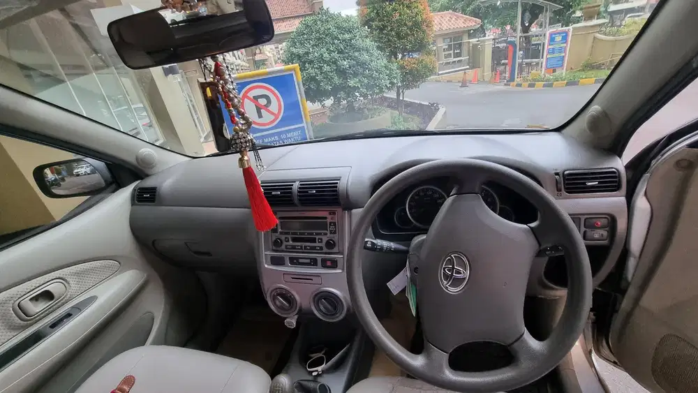 Toyota Avanza 2010 Bensin