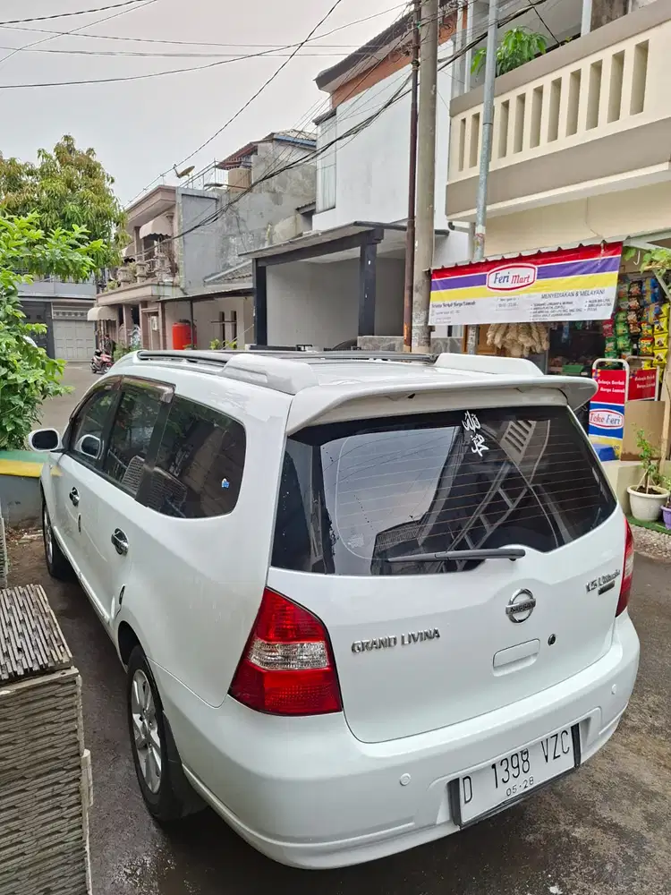 Nissan Grand livina 2011 Bensin