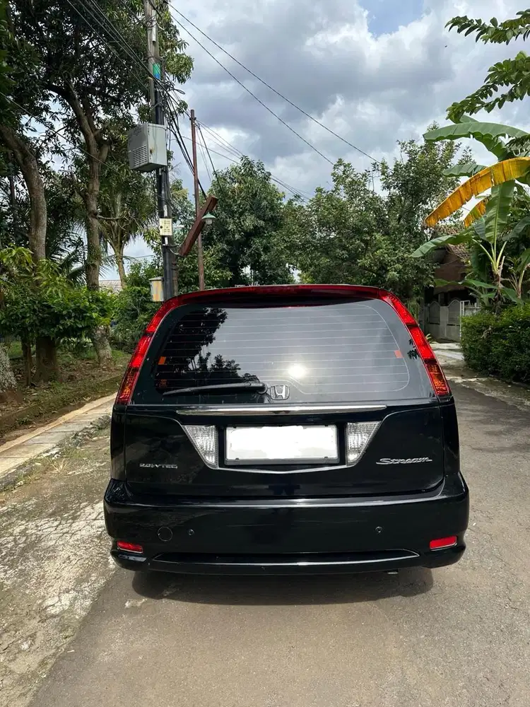 Honda Stream 2.0 A/T Tahun 2005