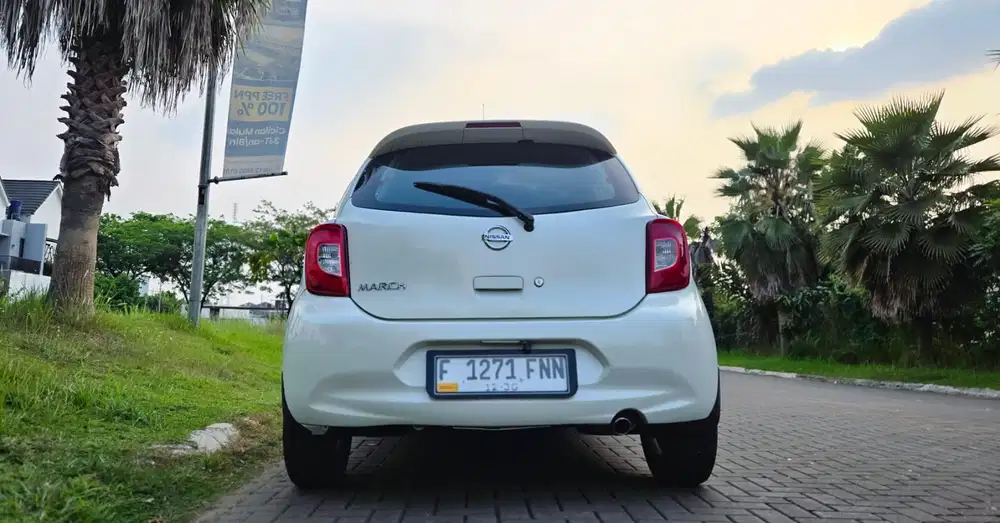 Nissan March L 1.2 2015