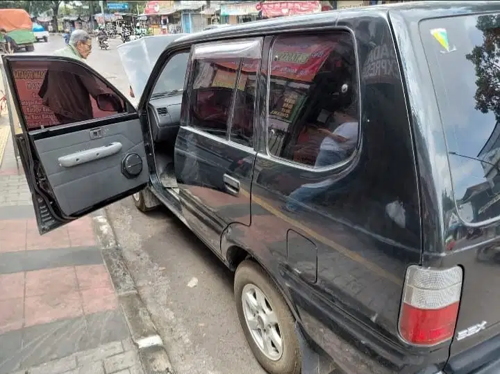 Toyota Kijang 2002 Bensin