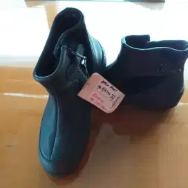 Sepatu anak  merk geox