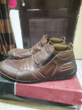 Sepatu pria boot cokelat size 42