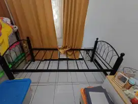 Tempat Tidur  Tingkat