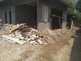 Gali tanah kolam puing tanah merah campur pengurugan urug buang puing