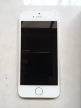 iPhone 5S Silver 16Gb, mulus, terawat, pembelian dari baru.