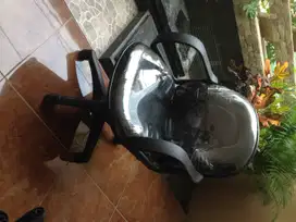 Kursi putar manager dengan hidrolis
