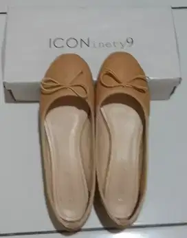 SEPATU ABG ICONinety9 UK. 40 KONDISI 95%