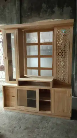 Partisi dan Backdrop Jati tua
