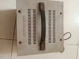 Ac voltage regulator