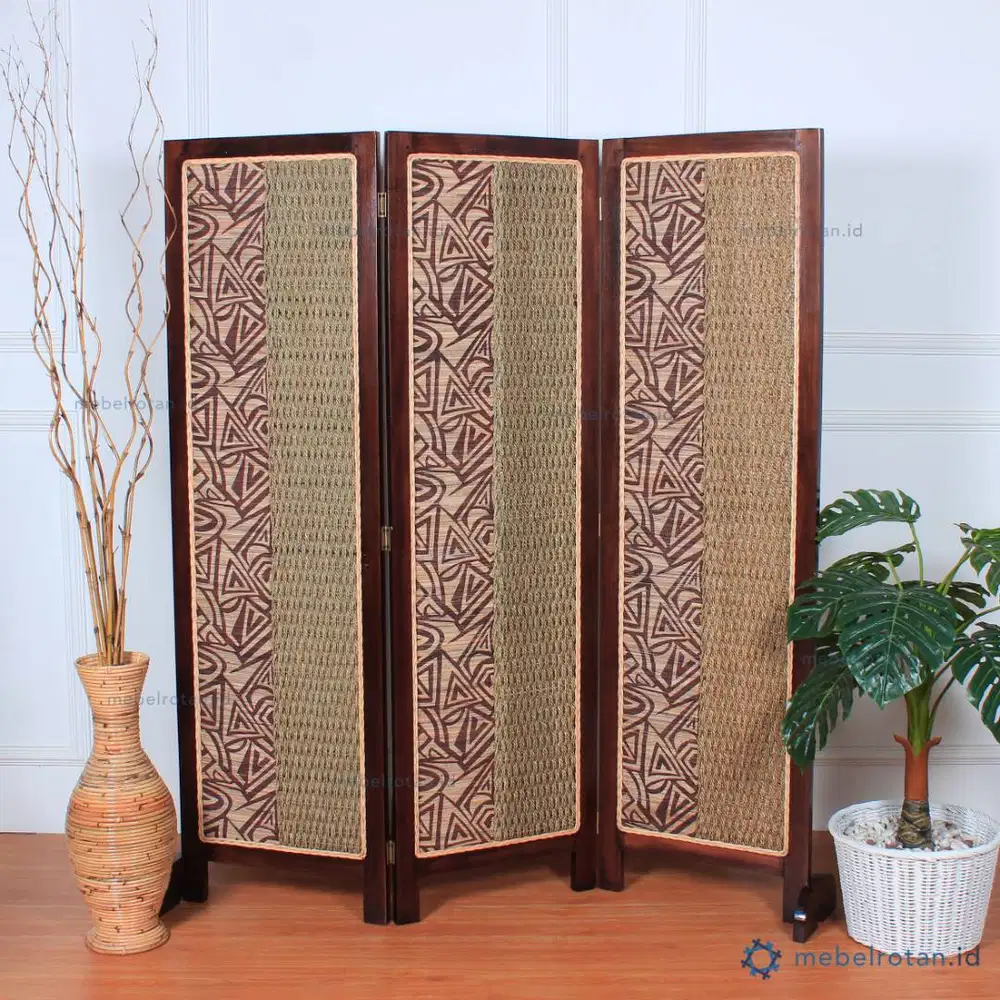 Sketsel / penyekat partisi ruangan / kayu unik anyaman enceng gondok