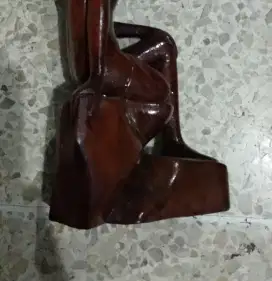 Patung wanita Bali, terbuat dari kayu. Antik. Vintage