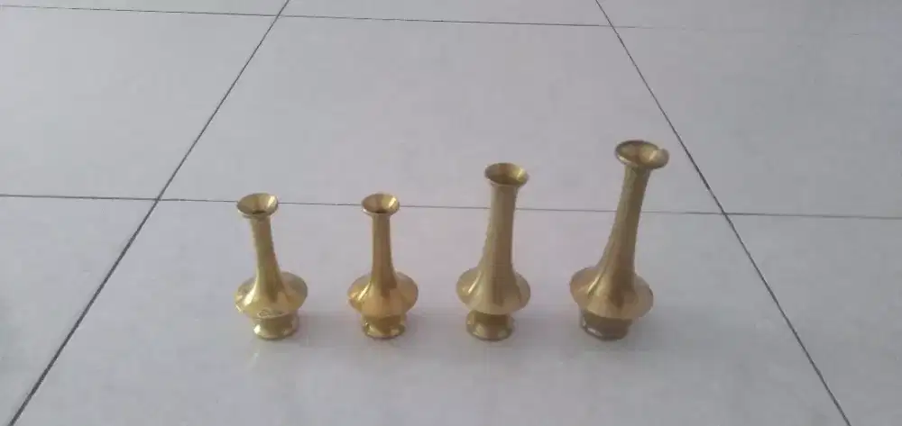 Barang antik kuningan